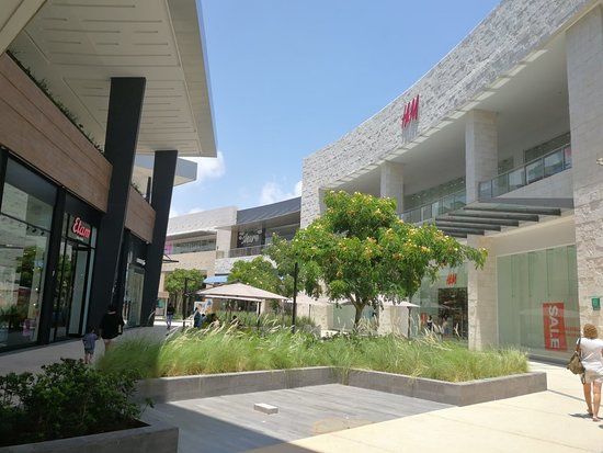 Centre commercial Puerto Cancun Marina Town Center